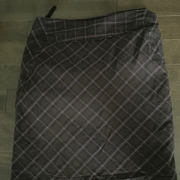 Skirt.  Smart set brown with pink lines - Picture 1 of 4